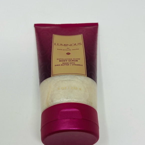 NAT Bath & Body Works Luminous Body Scrub - Picture 2 of 6